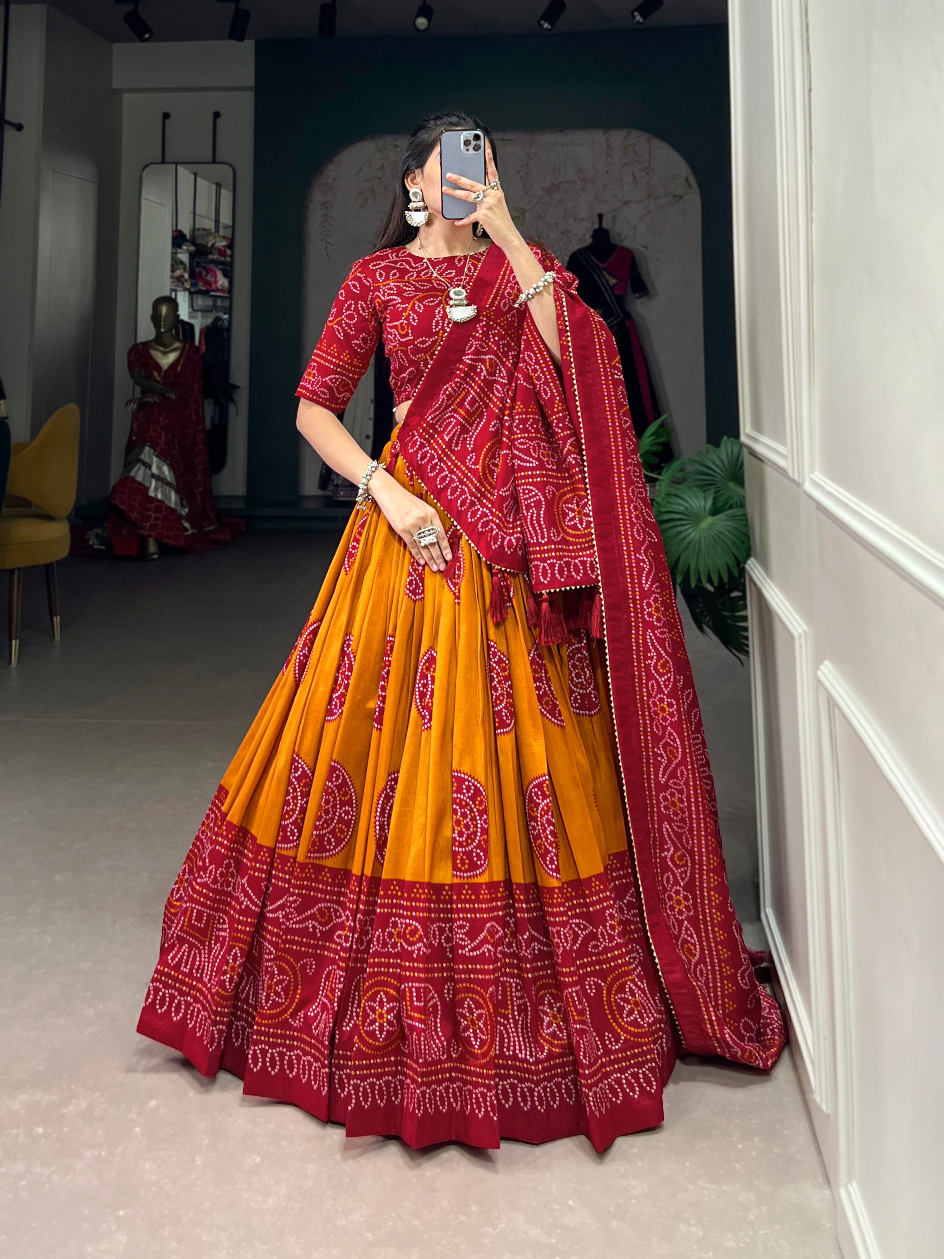 Aarohi Aura Lehenga