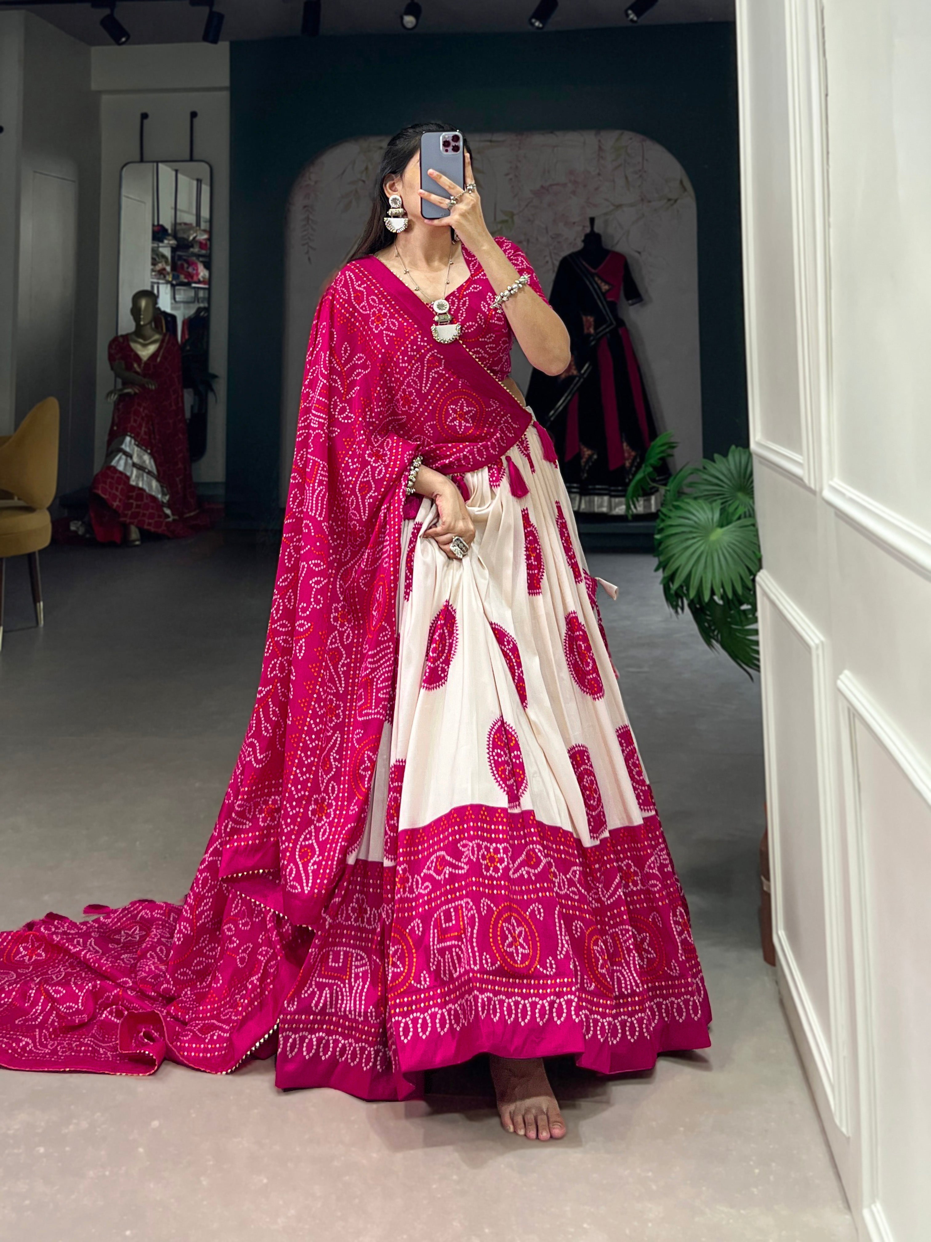 Aarohi Aura Lehenga