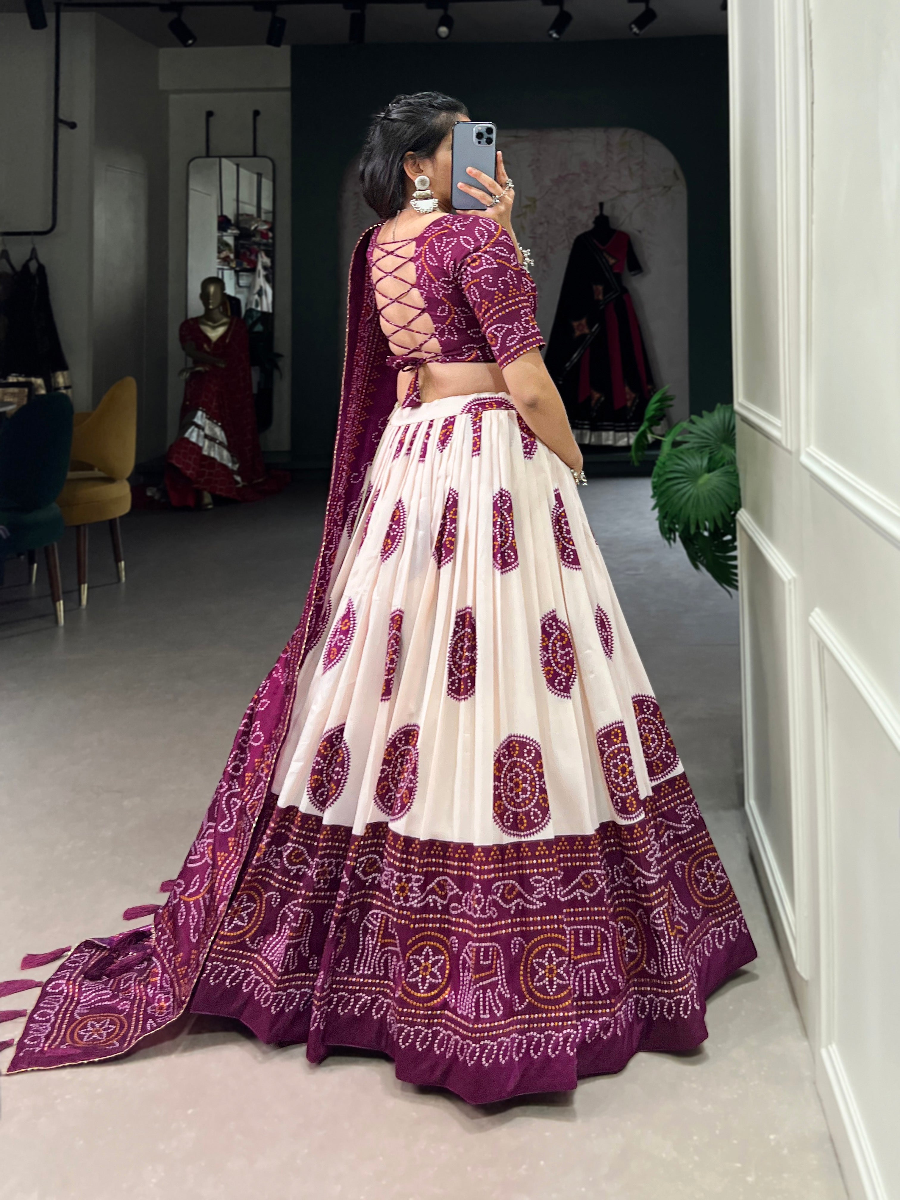 Aarohi Aura Lehenga