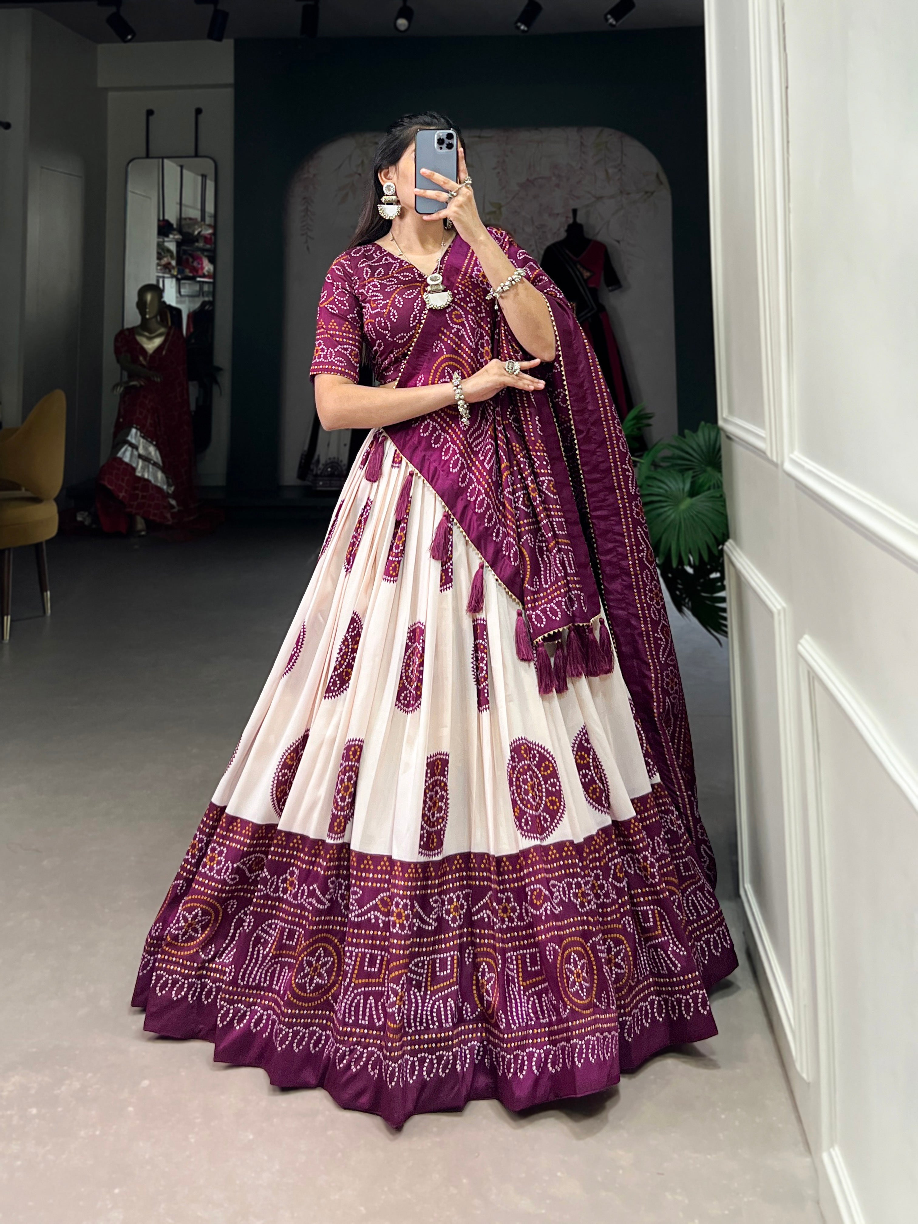 Aarohi Aura Lehenga