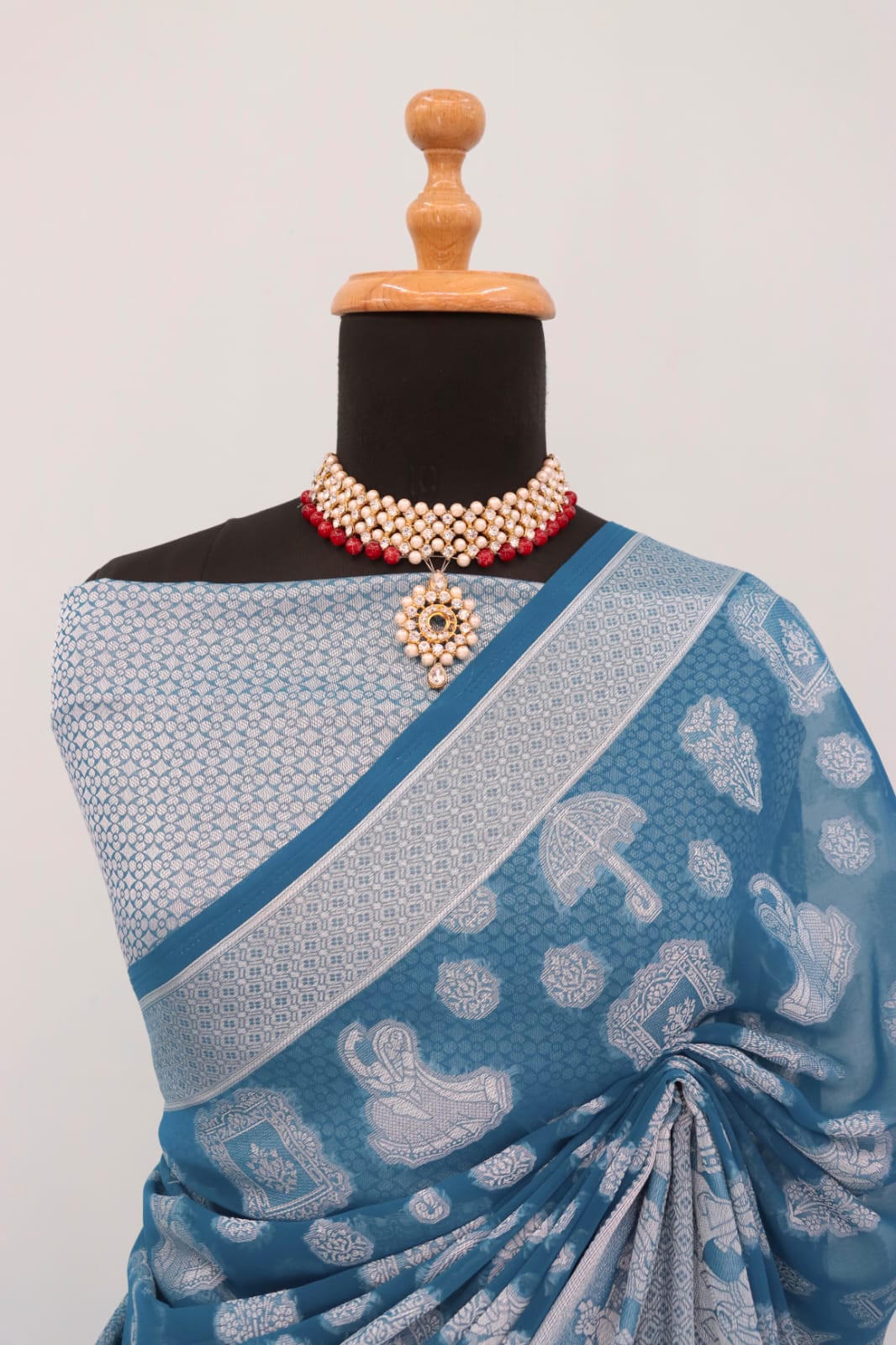 The Ananya Saree: Fox Georgette Rich Pallu Saree (Zari Woven)